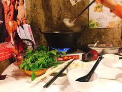 -鲜入围煮花胶鸡海鲜火锅