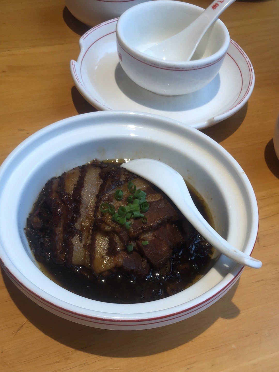 十八碗陵水店很好,菜品多,齐全,卫生