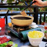 梧桐树下的老洋房露台真牛肉火锅