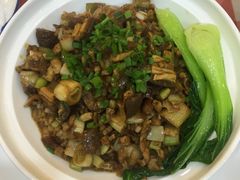 -鲁班小馆(政四街店)