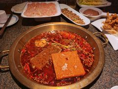 -小天鹅火锅·一线江景洪鼎旗舰店(洪崖洞店)
