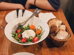 奶油马苏里拉奶酪芝麻菜色拉-La Tavernetta(Bar à Vin)(乌鲁木齐路店)