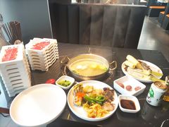 -魁牛·潮汕牛肉自助火锅(沈辽路万达店)