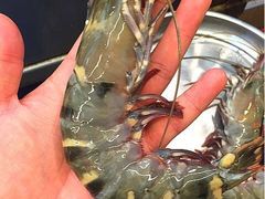 -J Daeng Seafood