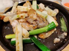 葱姜啫啫牛蛙-香港百合居(LCM置汇旭辉广场店)