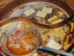 -洱火云南酸菜牛肉火锅(石景山当代商城店)