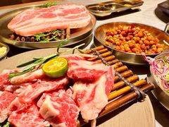 -草家酱蟹炭火烤肉店(珲春南路一店)