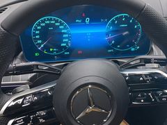 -上海星瀚奔驰4S店(红柳路店)