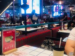 大堂-肥汁米蘭香港米线(长宁来福士店)