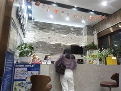 -轻奢·全曼酒店(深圳坂田北地铁站店)