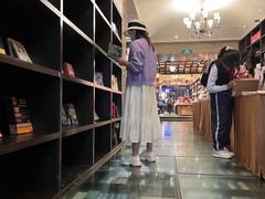 -钟书阁(松江泰晤士小镇店)