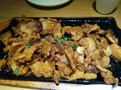 炉火烤五花肉-吕氏疙瘩汤·海鲜新鲁菜(凯德mall新都心店)