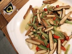芹菜炒香干-俏湘私房菜(国贸店)
