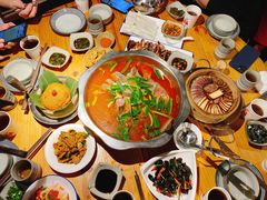 -野山舂·贵州现舂酸汤火锅(鸿通城店)