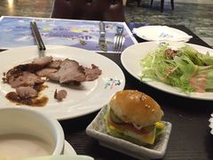 -小天鹅戴斯酒店鲸鲨百汇创作料理