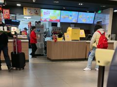 -麦当劳(上海虹桥站30B检票口楼上)