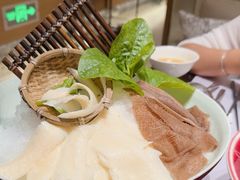 -红鼎豆捞·非遗鲍皇汤火锅(宝丰路店)