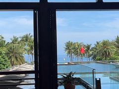 -亚龙湾喜来登·美景台大堂吧