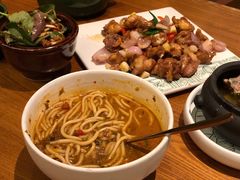 傳統云南米綫-云海肴·汽锅鸡·云南菜(苏州中心店)