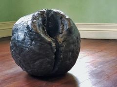 -Nathalie Djurberg与Hans Berg“牛皮纸包裹的月亮”-Prada荣宅当季展览