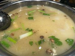 -肖肖酸萝卜鱼火锅(总店)