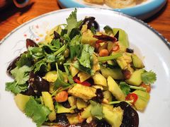 拍黄瓜拌秋耳花生-荣鹏风味烀饼总店