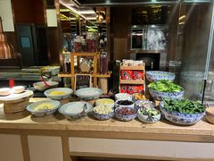 -大中华希尔顿酒店-念自助餐·嗨啤·小龙虾