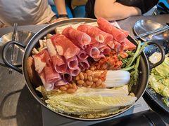 部队锅-MI WU FACTORY米屋美食工厂餐厅(绿地店)