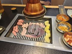 -臻牛烤肉