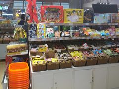 零售区-来伊份(上海市静安区万航渡路889广场店)