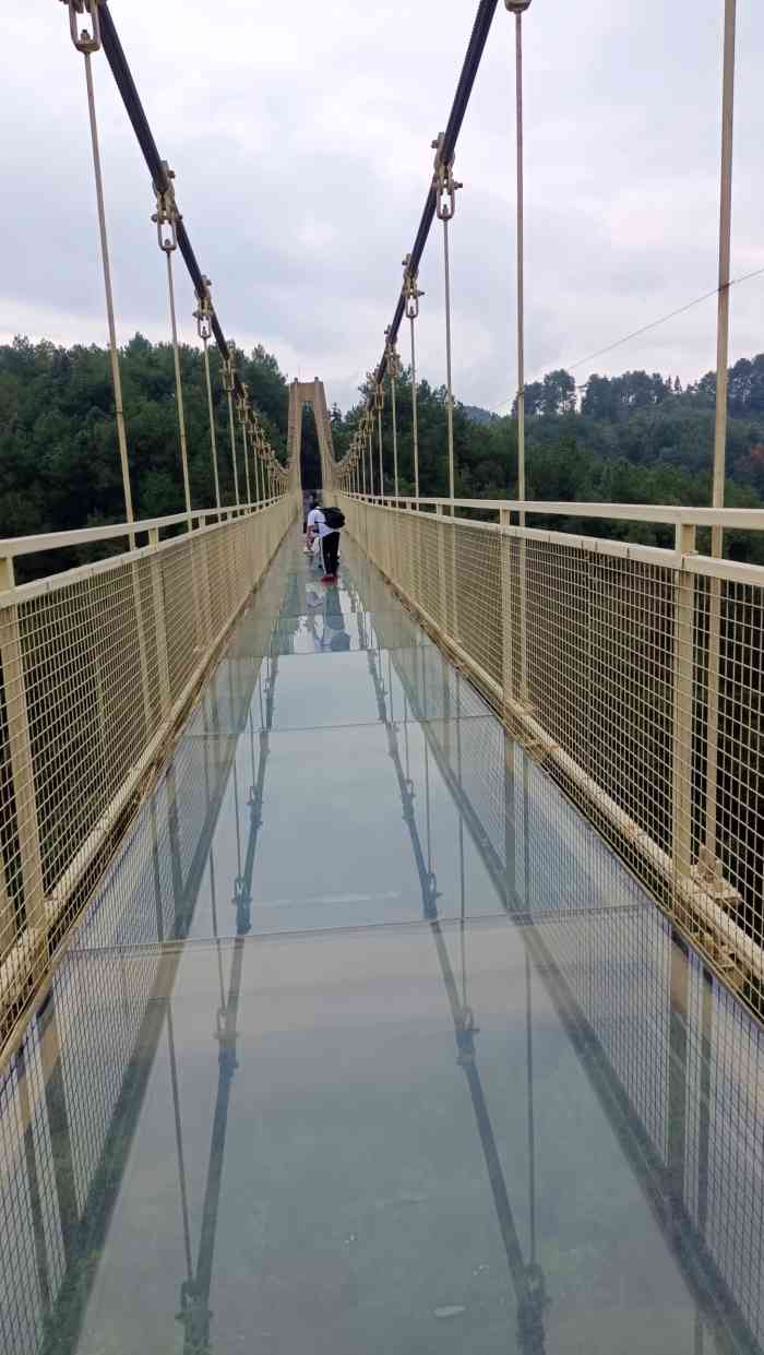 迎龙峡景区-"趁着儿子放暑假跟外婆去老家了,他爸和我就.