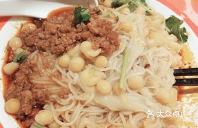 Golden Pea and Pork Noodles