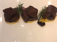 脆皮香酥松板肉-新光酒家·河豚·海鲜·蟹料理(浦东店)