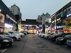 -天乐广场(食多滋美食城店)
