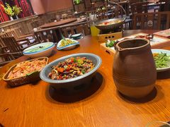 -老滇山寨•云南特色菜•地方菜•民族风情歌舞表演(金碧店)