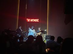 -TZ House音乐现场(来福士中心店)