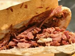 牛肉肉夹馍-清真盛志望麻酱酿皮·非遗老字号