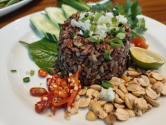 -Chom Cafe and Restaurant