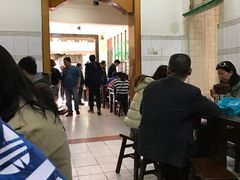 等位区-老乌家特色小炒泡馍(大皮院店)