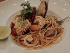 -Chom Cafe and Restaurant