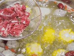 -领鲜潮牛鲜牛羊肉火锅(宏昌店)