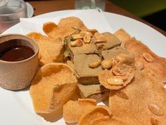 油炸臭豆腐-弄堂里·寻味杭州(湖滨银泰in77C区店)
