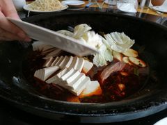 -山城家常菜铁锅炖鱼