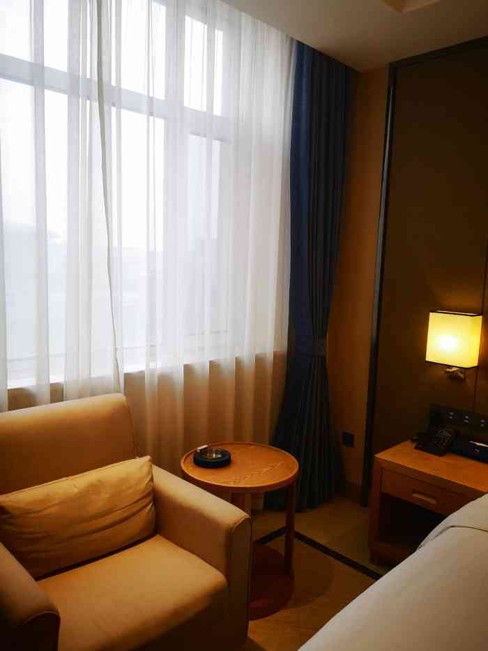 营口新红运酒店-"包子味道较好,房间卫生干净,菜品特色有待.