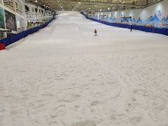 -乔波室内滑雪场