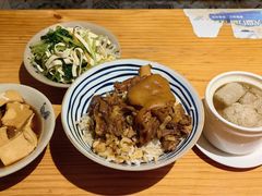 -红猪卤肉饭(大西洋美食城店)