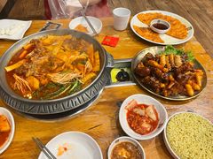 -喇喇排骨火锅·传统韩式脊骨汤(望京西园总店)
