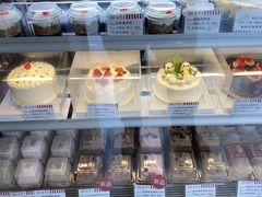 -红宝石·鲜奶小方·海派西点房(南丹店)