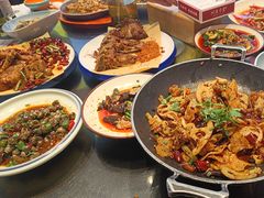 -川流不息·地道川菜·小龙虾(松东路店)