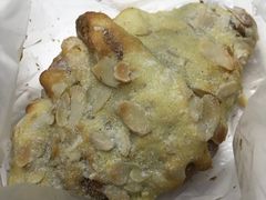 扁桃仁面包-多乐之日(颐堤港店)